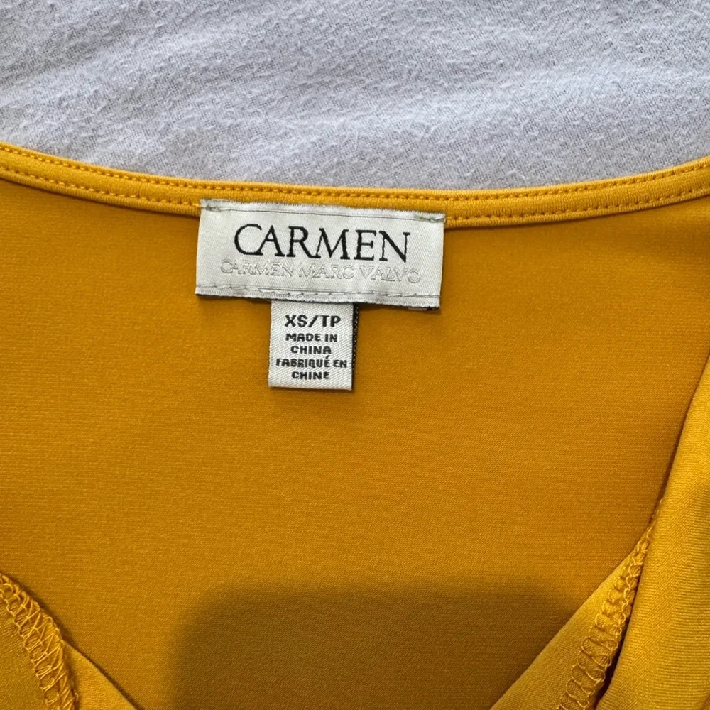 Carmen Marc Valvo Golden Mustard Draped Cowl Tank - Picture 2 of 2